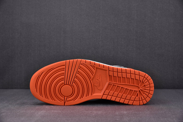 Air Jordan 1 Retro Low OG 