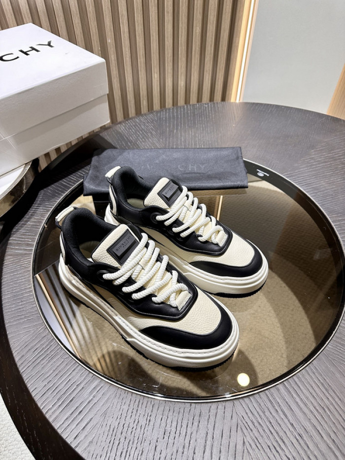 GIVENCHY SNEAKER