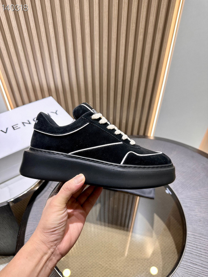GIVENCHY SNEAKER