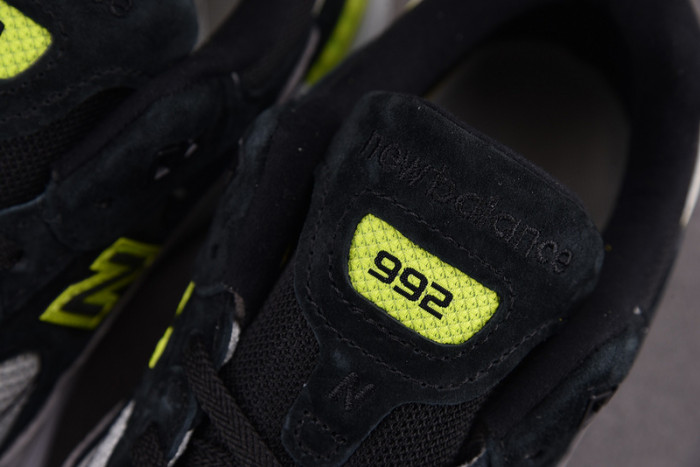 NEW BALANCE 992 MIUSA BLACK GREY VOLT MEN