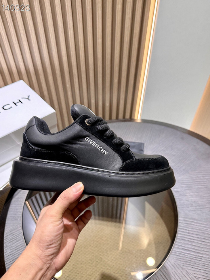 GIVENCHY SNEAKER