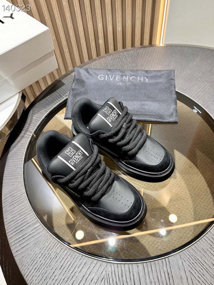 GIVENCHY SNEAKER