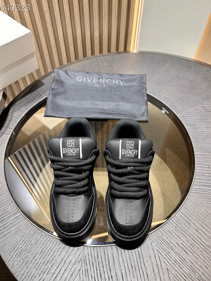 GIVENCHY SNEAKER