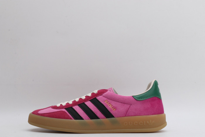 Gv*c* X ADIDA* SNEAKER