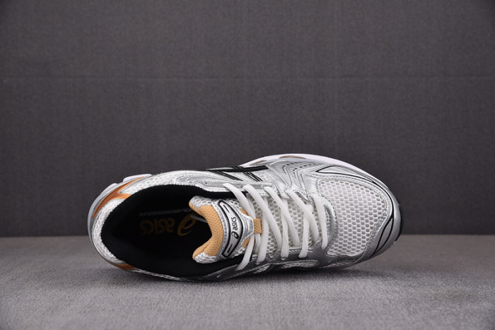 As1cs GEL KAYANO 14 (SILVER / GOLD) 1201A019-102