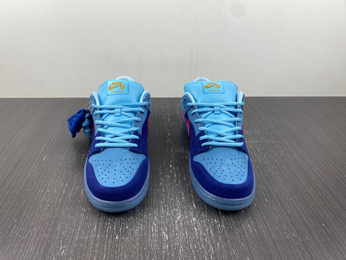 Nike SB Dunk Low Run The Jewels - DO9404-400