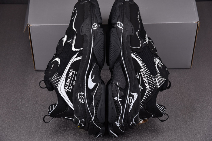 BLCG SNEAKER TRIPLE.S.