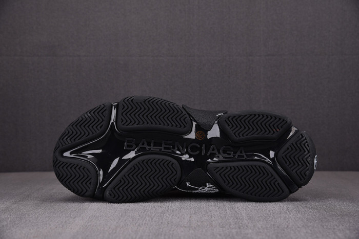 BLCG SNEAKER TRIPLE.S.