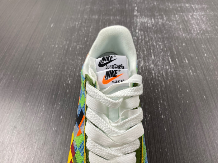 sacai x Nike Waffle Woven Green Gusto DR5209-300