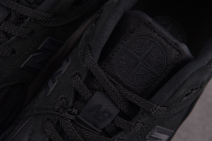 New Balance x Stone Island 991v2 