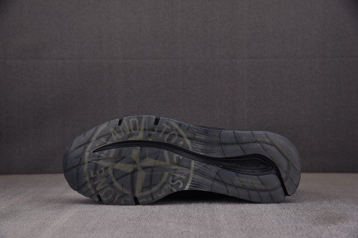 New Balance x Stone Island 991v2 