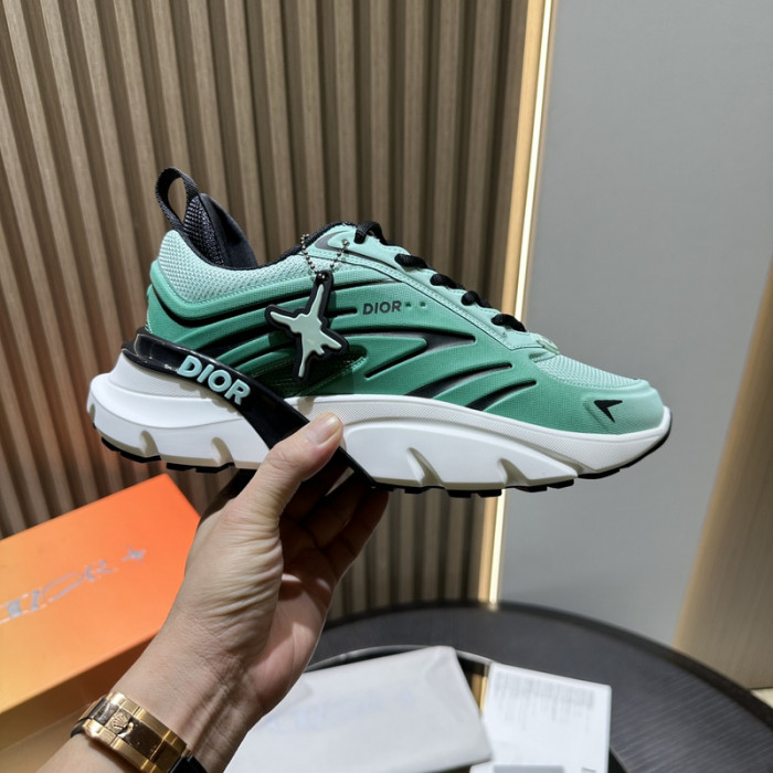 DIO* KAWS B33 SNEAKER