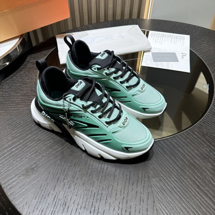 DIO* KAWS B33 SNEAKER