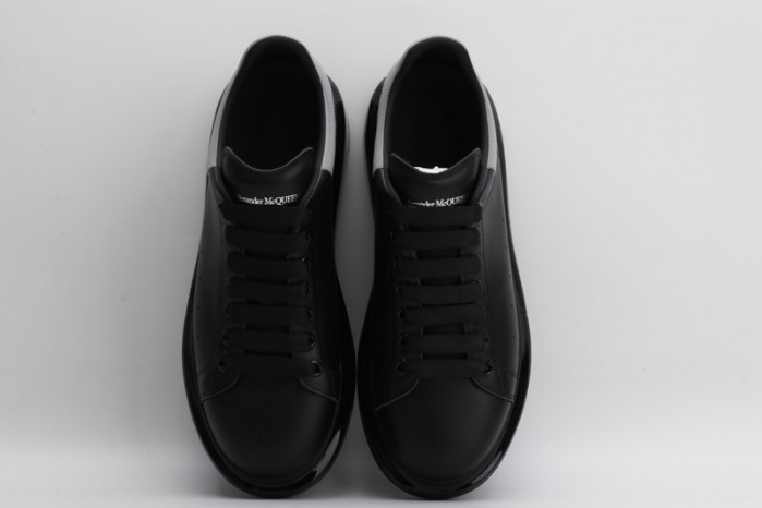 A1exa*der Mcqv*en OVERSIZED