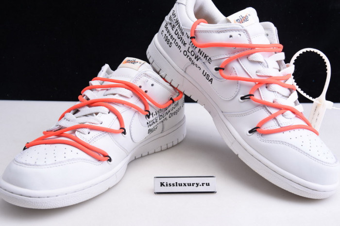 NIKE DUNK LOW CT0856-900