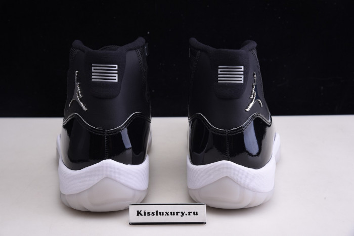 AIR JORDAN 11 RETRO METALLIC SILVER CT8012-011