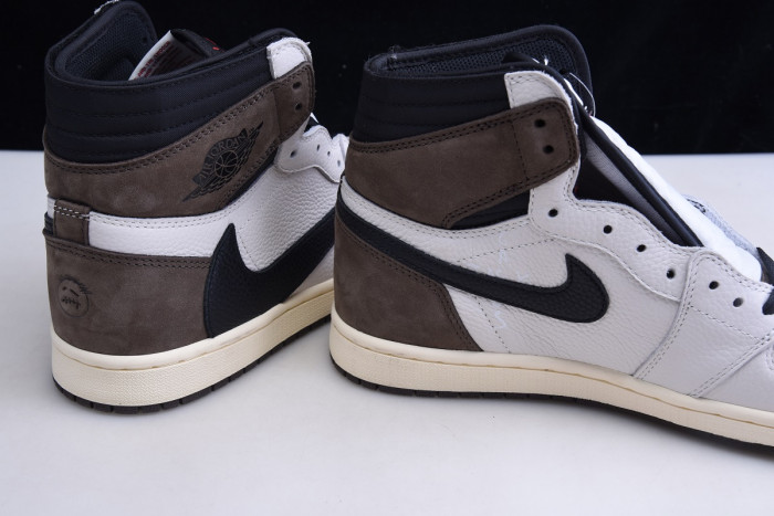 AIR JORDAN 1 RETRO HIGH TRAVIS SCOTT
