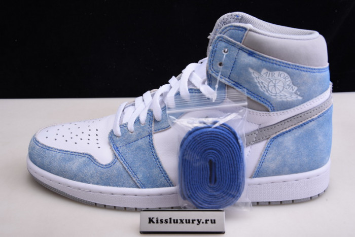 Air Jordan 1 Retro High OG "Hyper Royal" 555088-402