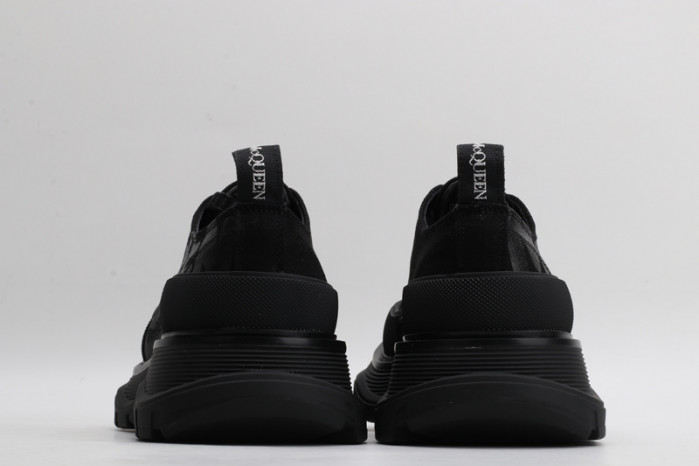 A1exa*der Mcqv*en Tread