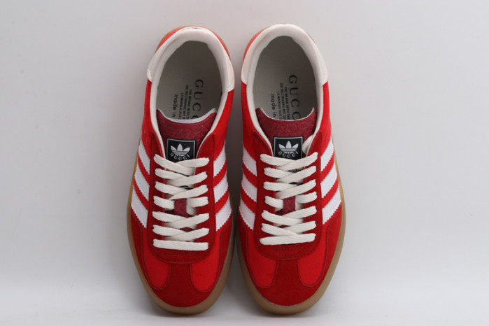 Gv*c* X ADIDA* SNEAKER