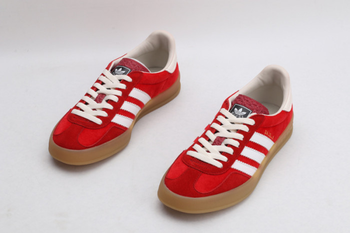 Gv*c* X ADIDA* SNEAKER