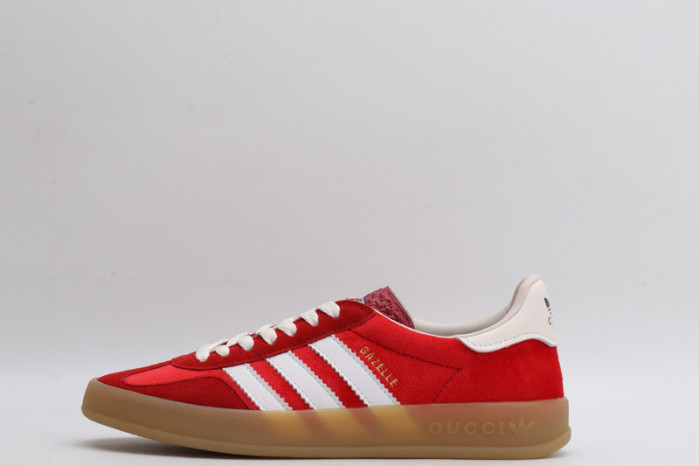 Gv*c* X ADIDA* SNEAKER