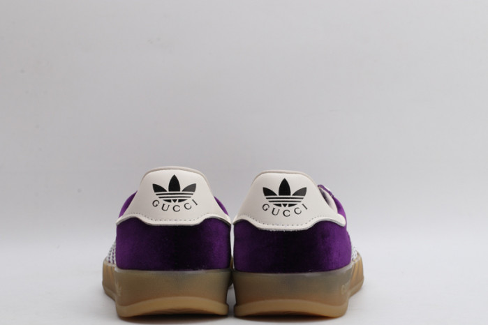 Gv*c* X ADIDA* SNEAKER