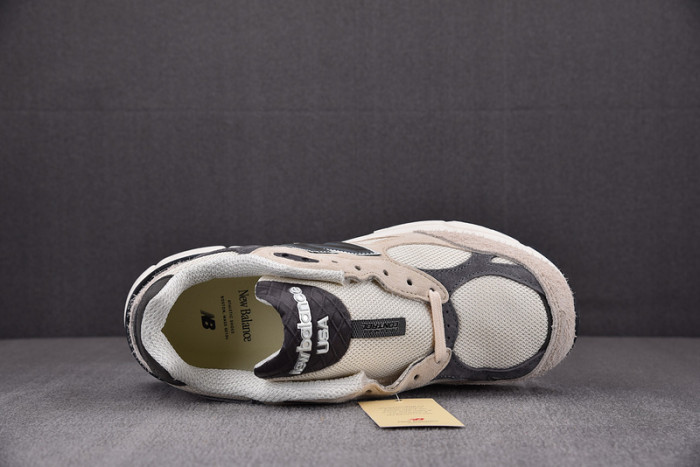 New Balance  M990AD3