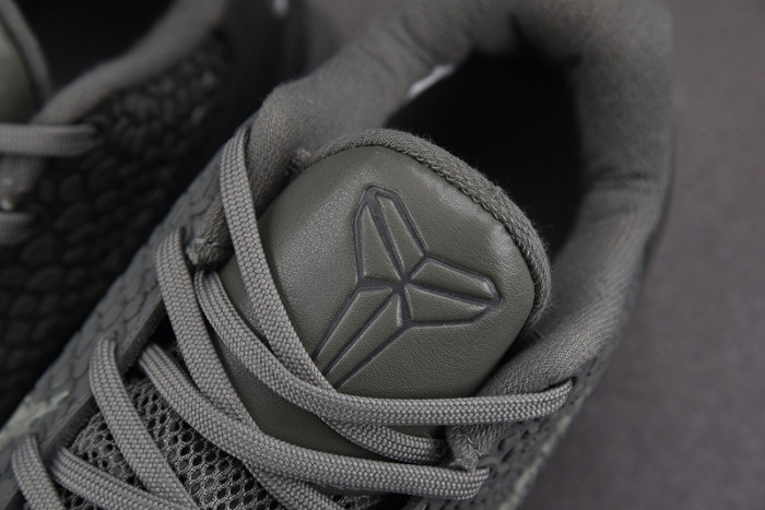 NIKE Zoom Kobe 6“Black Mamba Collection Fade to Black” 869457-007