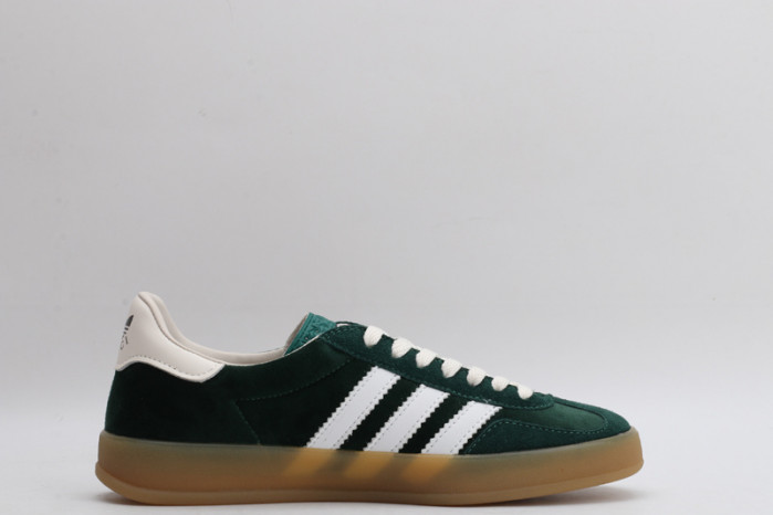Gv*c* X ADIDA* SNEAKER