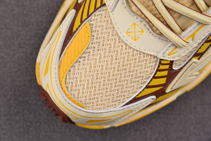 Off-White c/o Virgil Abloh