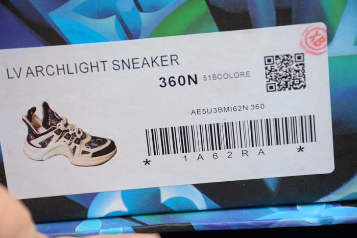 LO1_VTS ARCHLIGHT SNEAKER