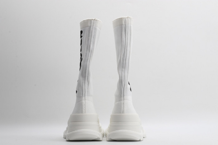 A1exa*der Mcqv*en Tread