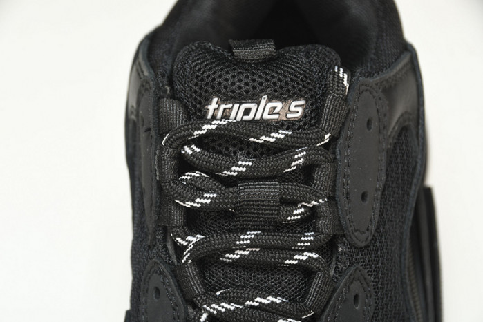 BLCG SNEAKER TRIPLE.S.