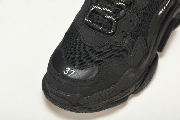 BLCG SNEAKER TRIPLE.S.