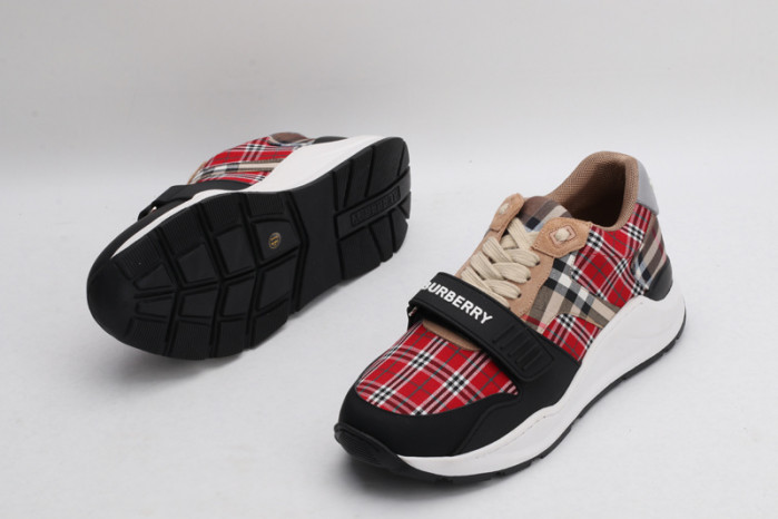 BUBERRY SNEAKER