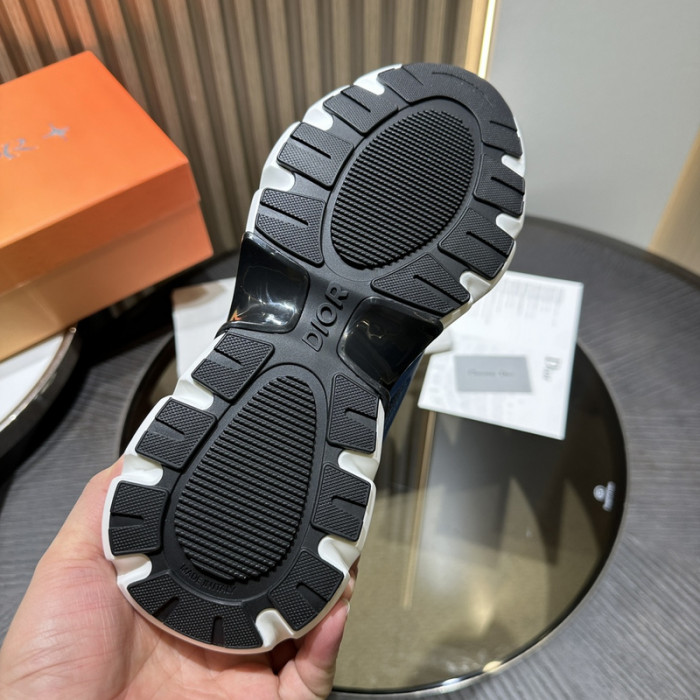 DIO* KAWS B33 SNEAKER