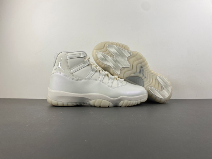 Jordan W Air Jordan 11 Retro Pearl AR0715-110