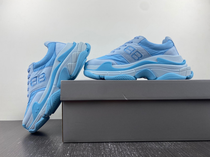 BLCG SNEAKER TRIPLE.S.