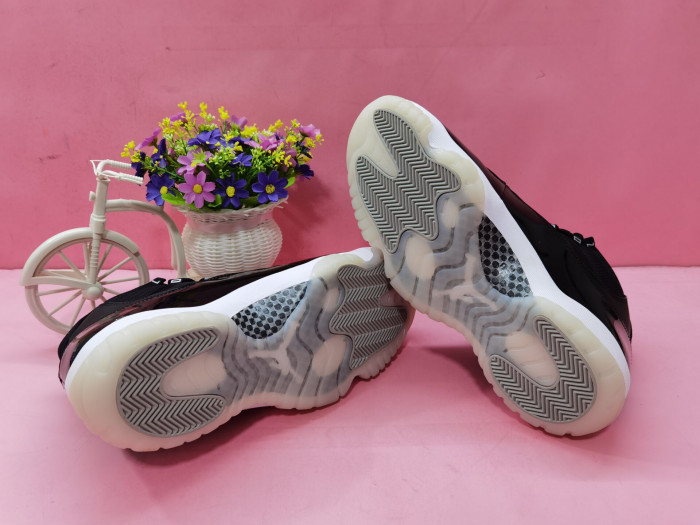 AIR JORDAN 11 RETRO METALLIC SILVER CT8012-011