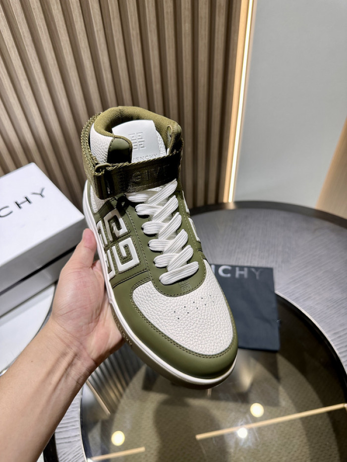 GIVENCHY SNEAKER