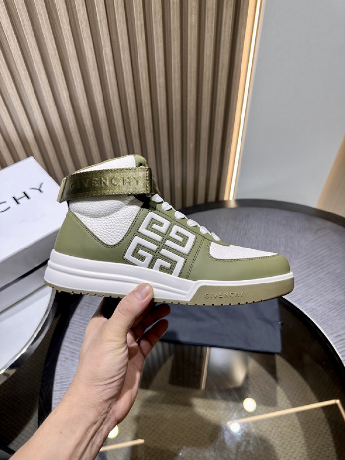 GIVENCHY SNEAKER