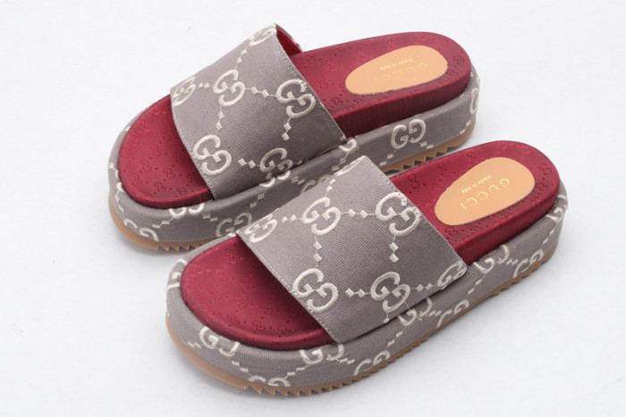 Gvc*1 SANDAL