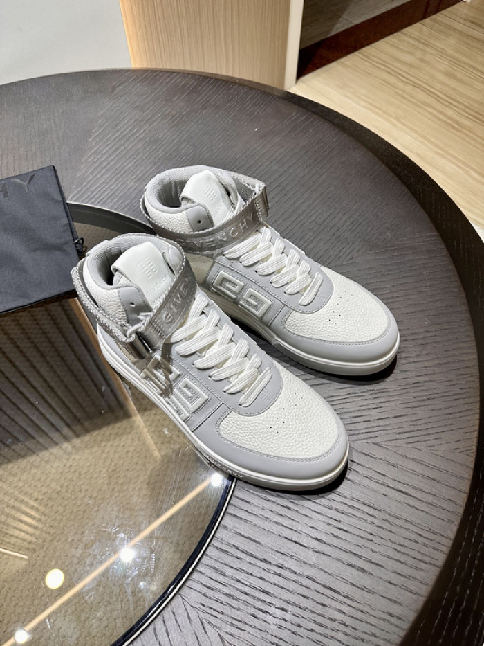 GIVENCHY SNEAKER