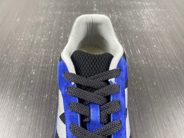 New Balance  SNEAKER