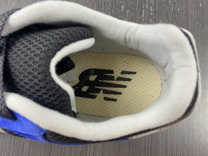 New Balance  SNEAKER