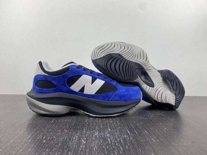 New Balance  SNEAKER