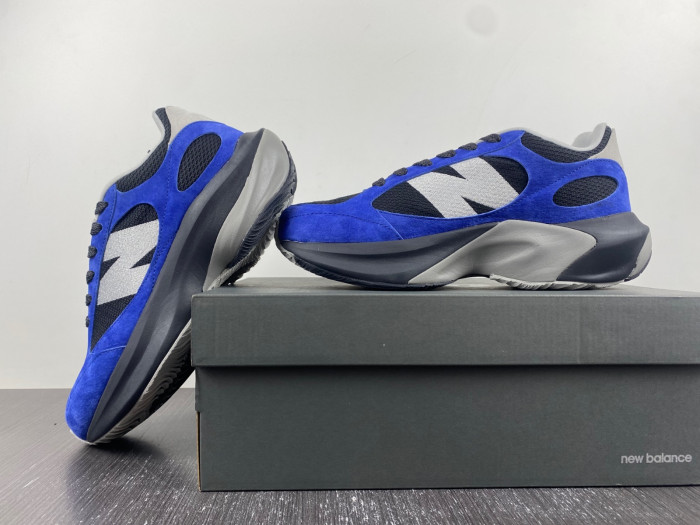 New Balance  SNEAKER