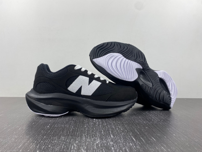 New Balance  SNEAKER