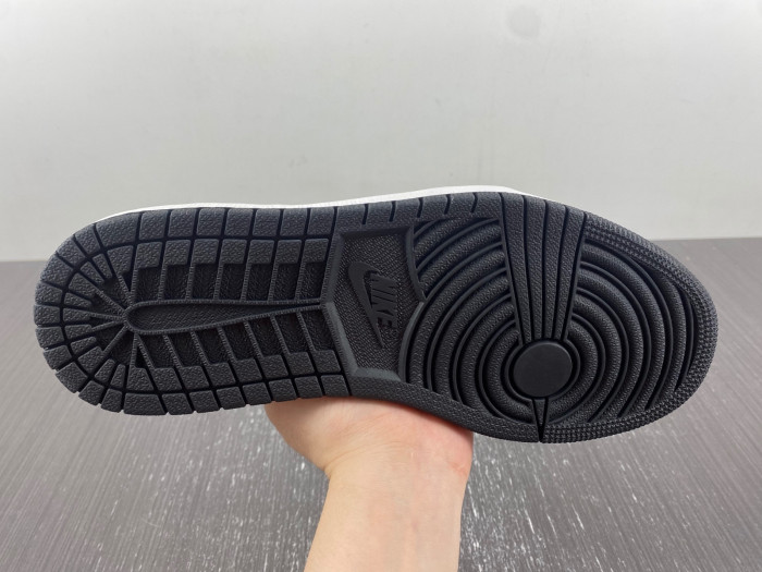 Air Jordan 1 Retro Low LV Panda DL2211-001